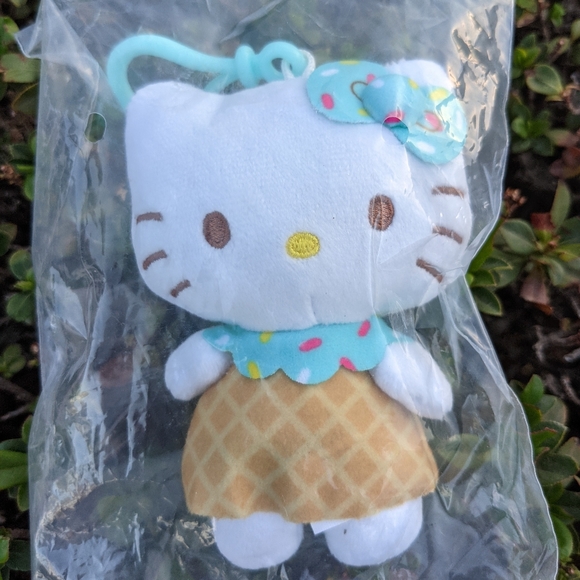 Hello Kitty Plush Dangler Bundle of 3 for keychain/backpack 4" tall - Picture 8 of 9